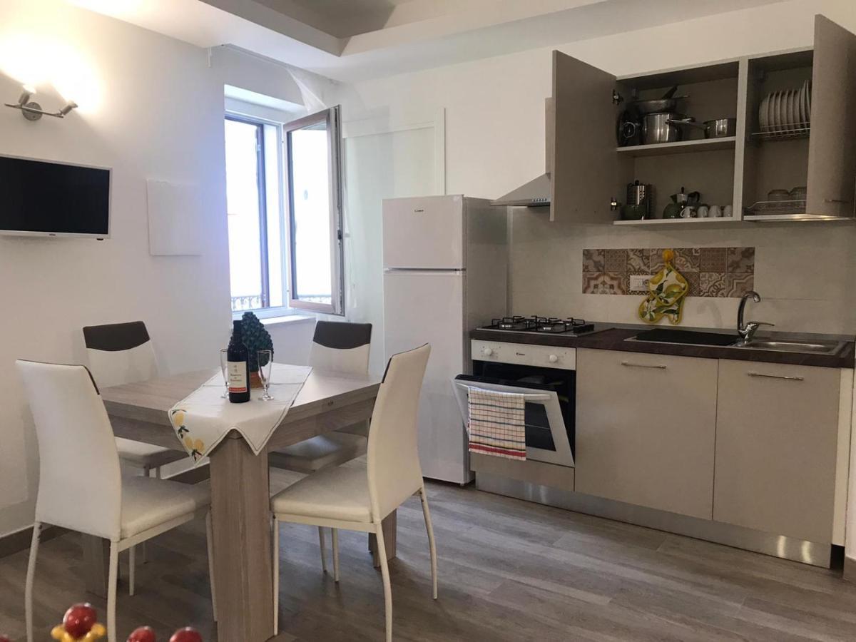 Casa Vacanza Cundari كاستلمولا المظهر الخارجي الصورة