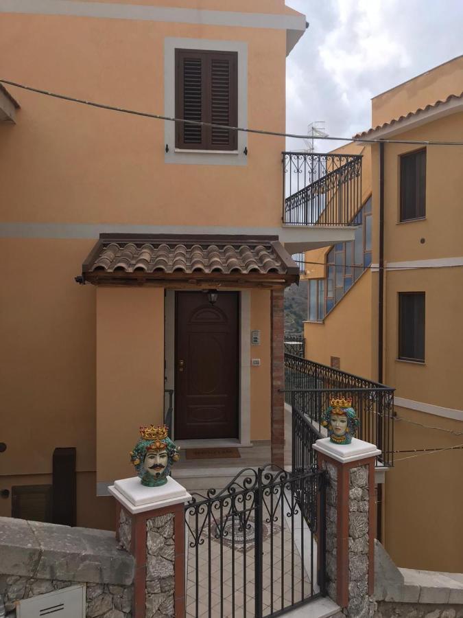 Casa Vacanza Cundari كاستلمولا المظهر الخارجي الصورة