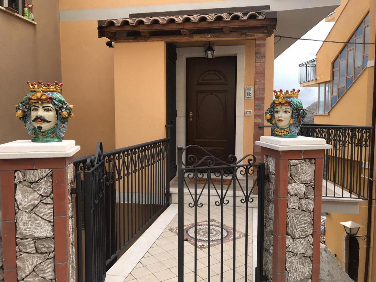 Casa Vacanza Cundari كاستلمولا المظهر الخارجي الصورة