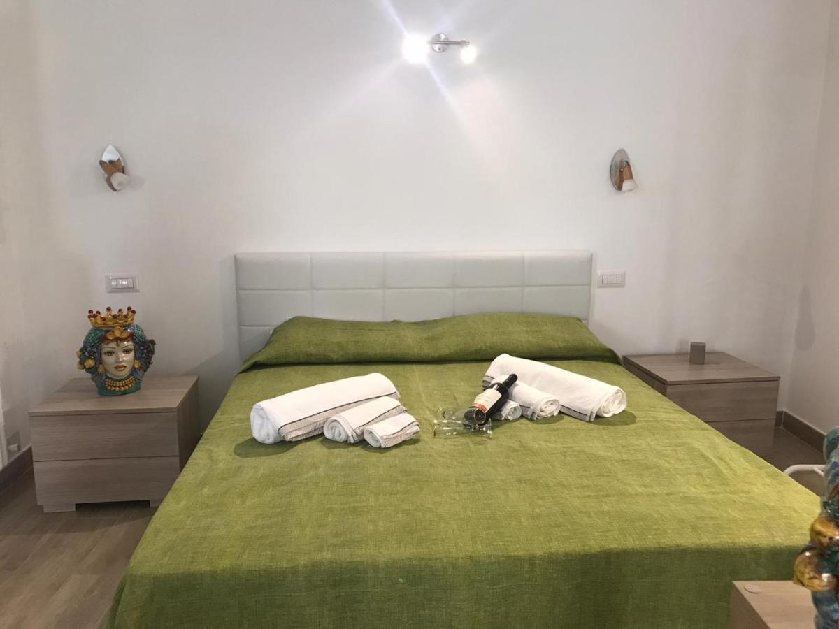 Casa Vacanza Cundari كاستلمولا المظهر الخارجي الصورة