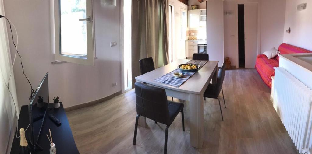 Casa Vacanza Cundari كاستلمولا المظهر الخارجي الصورة