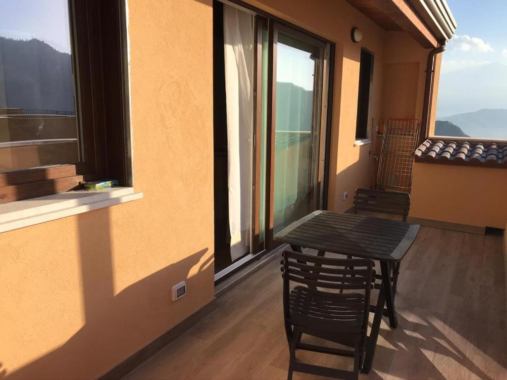Casa Vacanza Cundari كاستلمولا المظهر الخارجي الصورة